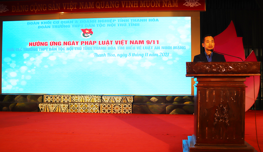 Đoàn Trường THPT Dân tộc nội trú tỉnh Thanh Hóa tổ chức hoạt động tuyên truyền ngày Pháp luật Việt Nam 9/11