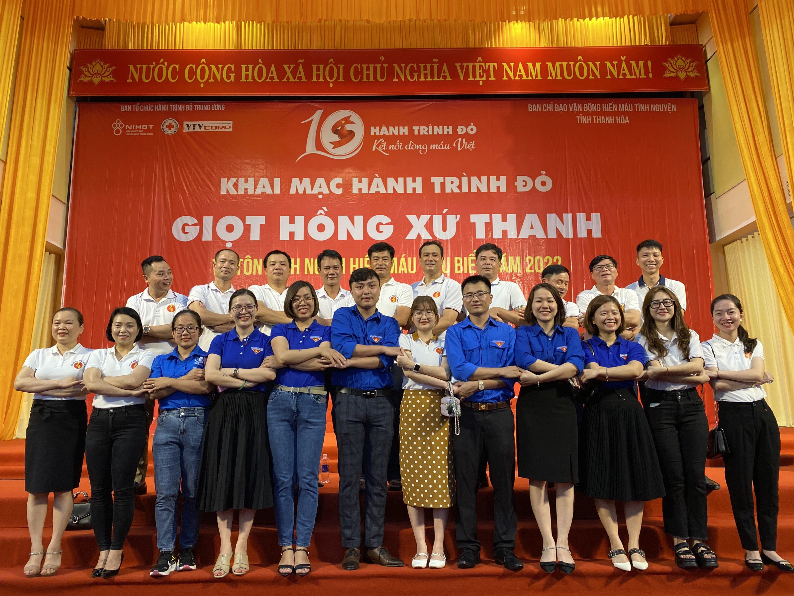 Tuổi trẻ Đoàn Khối tích cực tham gia hiến máu tình nguyện tại chương trình “Hành trình đỏ - Kết nối dòng máu Việt” lần thứ 10 năm 2022.