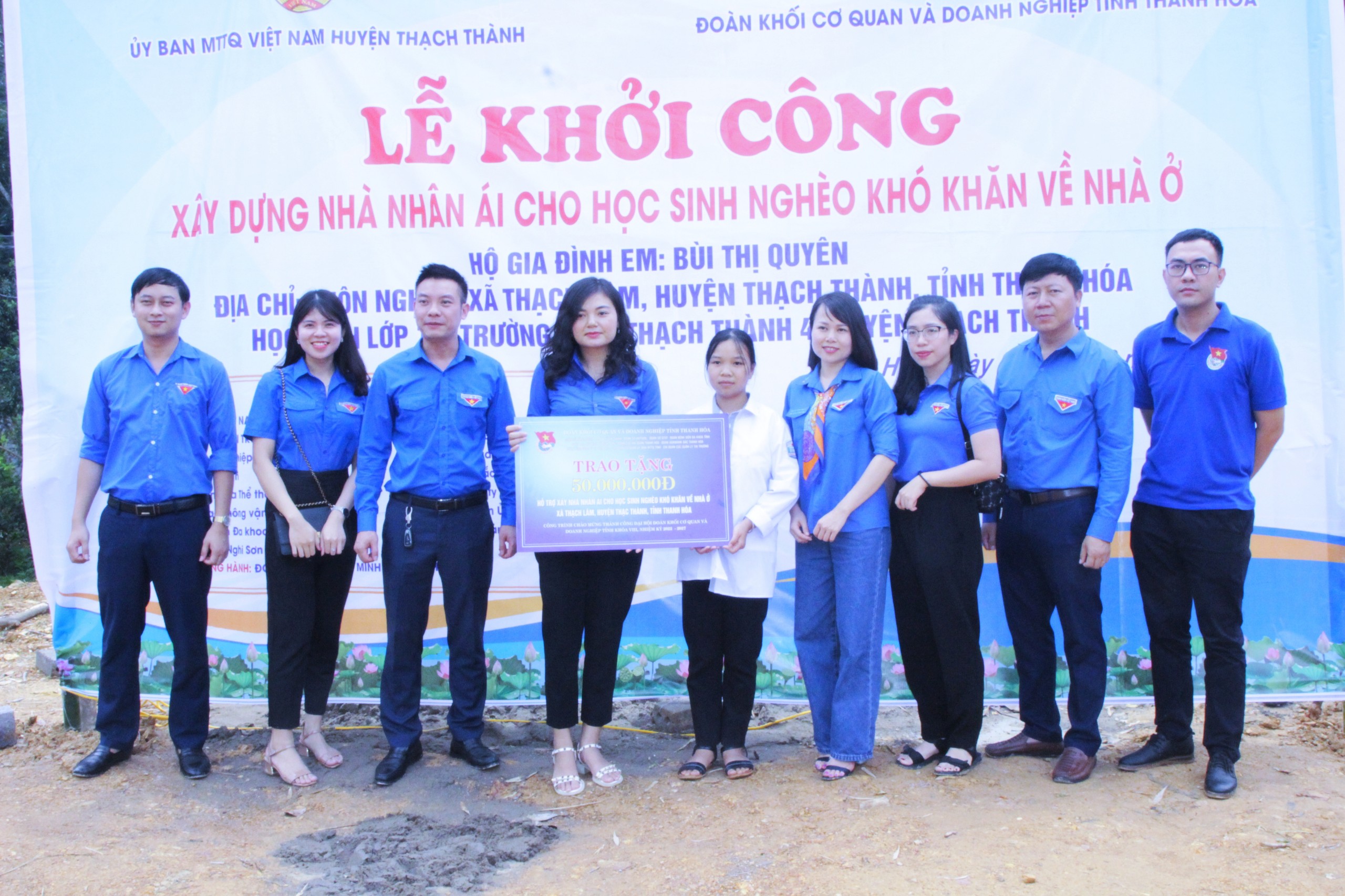 Đoàn Khối Cơ quan và Doanh nghiệp tỉnh Thanh Hóa hỗ trợ kinh phí xây dựng “Ngôi nhà nhân ái” năm 2022.