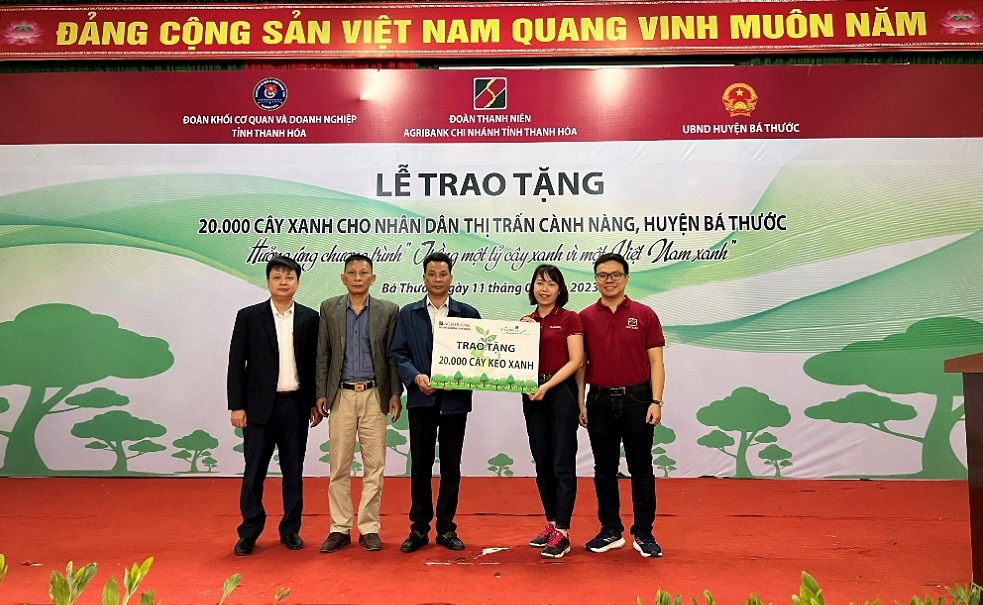 Đoàn Ngân hàng Agribank chi nhánh tỉnh Thanh Hoá chung sức trồng 1 tỷ cây xanh “Vì một Việt Nam xanh”