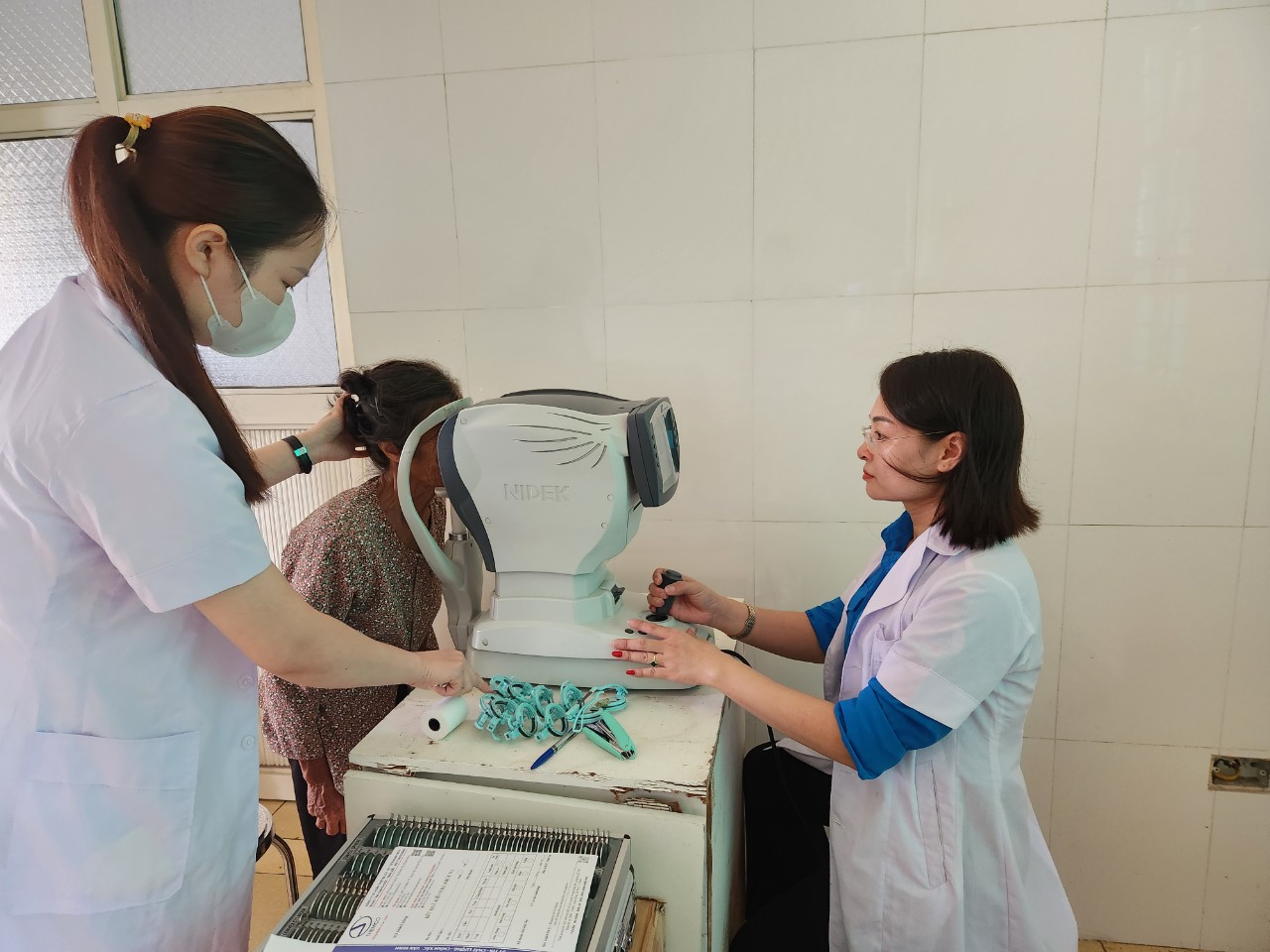 Đoàn Khối tổ chức chương trình tình nguyện khám chữa bệnh, cấp phát thuốc cho nhân dân tại xã Hoa Lộc, huyện Hậu Lộc, tỉnh Thanh Hóa