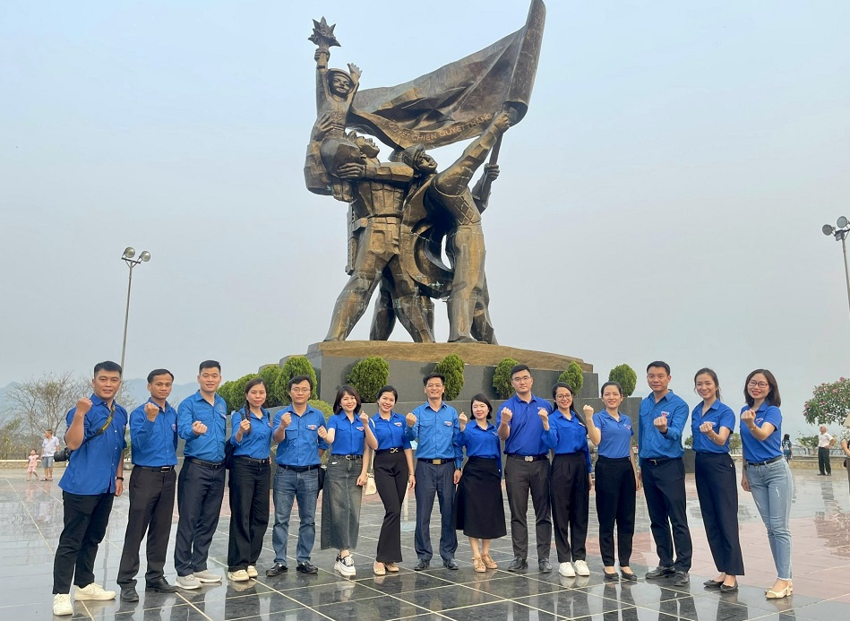Đoàn Khối Cơ quan và Doanh nghiệp tỉnh tổ chức hoạt động chào mừng  kỷ niệm 70 năm chiến thắng lịch sử Điện Biên Phủ